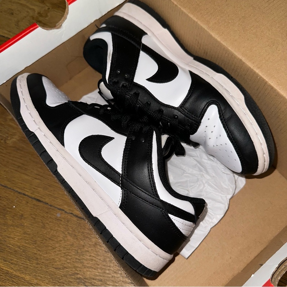 Women’s NIKE Dunk Low